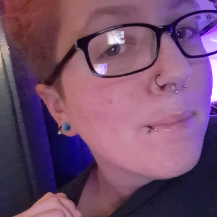 @dinolady420