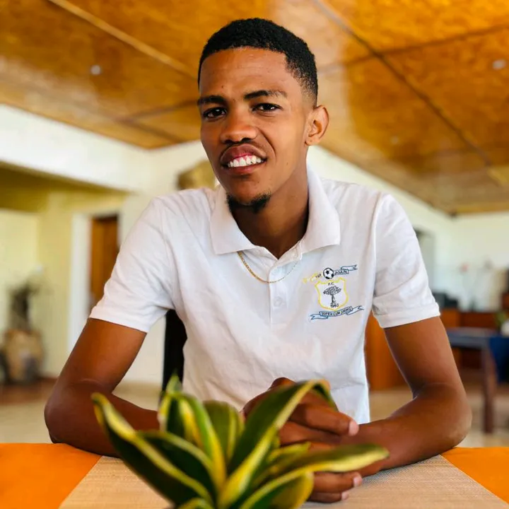 manuel_mouxdeng