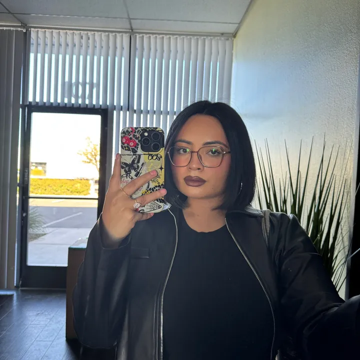 @violettareads