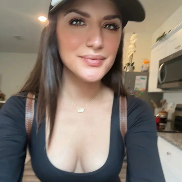 @dumpsterdivinggoddess