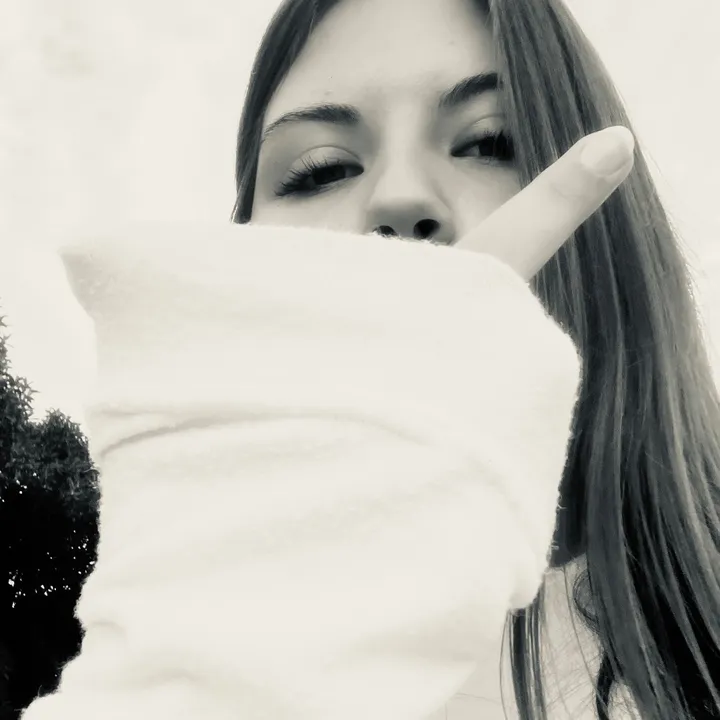@user992277434