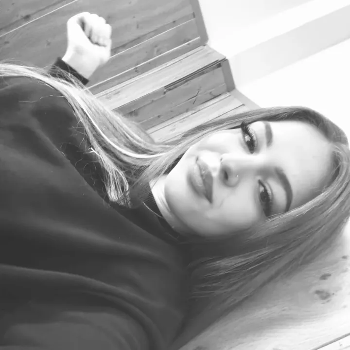 @_elisaa.1_