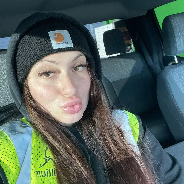 @hardhathoneyy