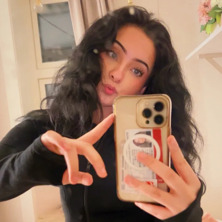 @paula.celeste
