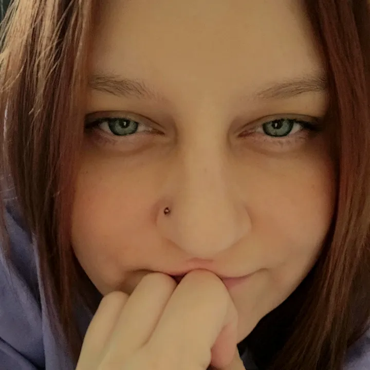 @krisuliz