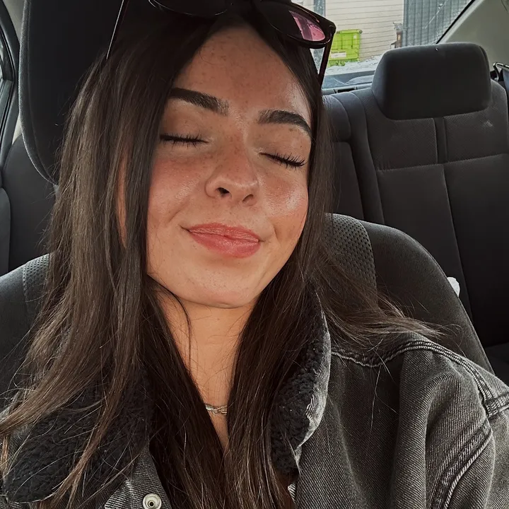 @gabriellaavilaa