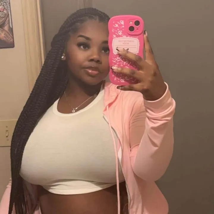 @cutiewithcurves_