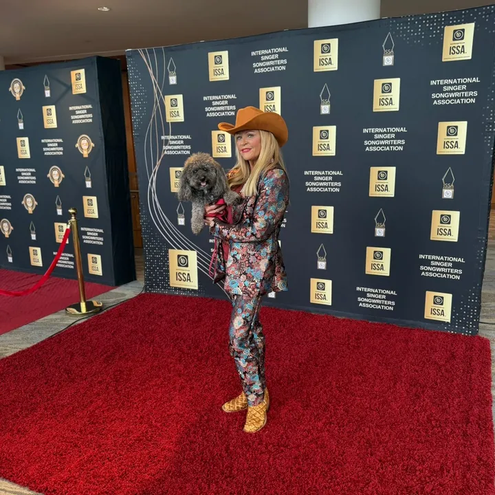 @ginajonessongwritermusic