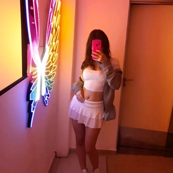 karly.576