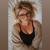 curvy_laurine