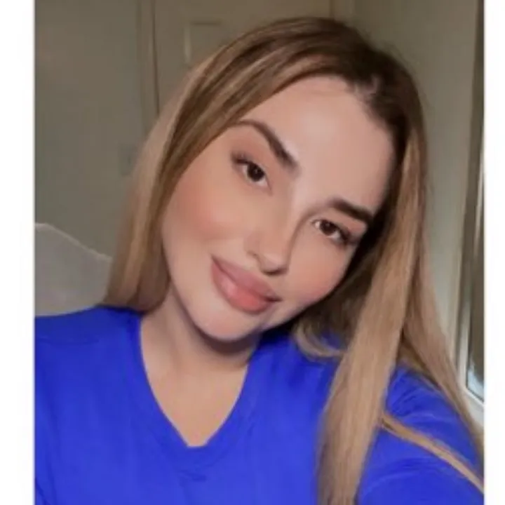 @viva_la_dee