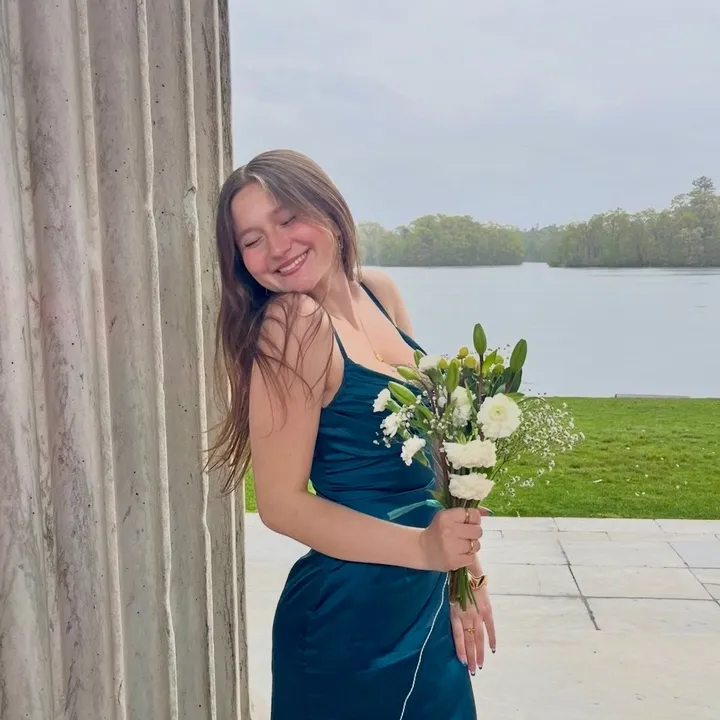 @caroline.hewit
