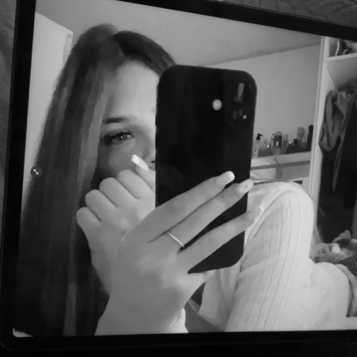 @xlaura.a