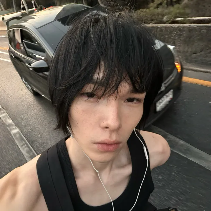 @akmolinnn