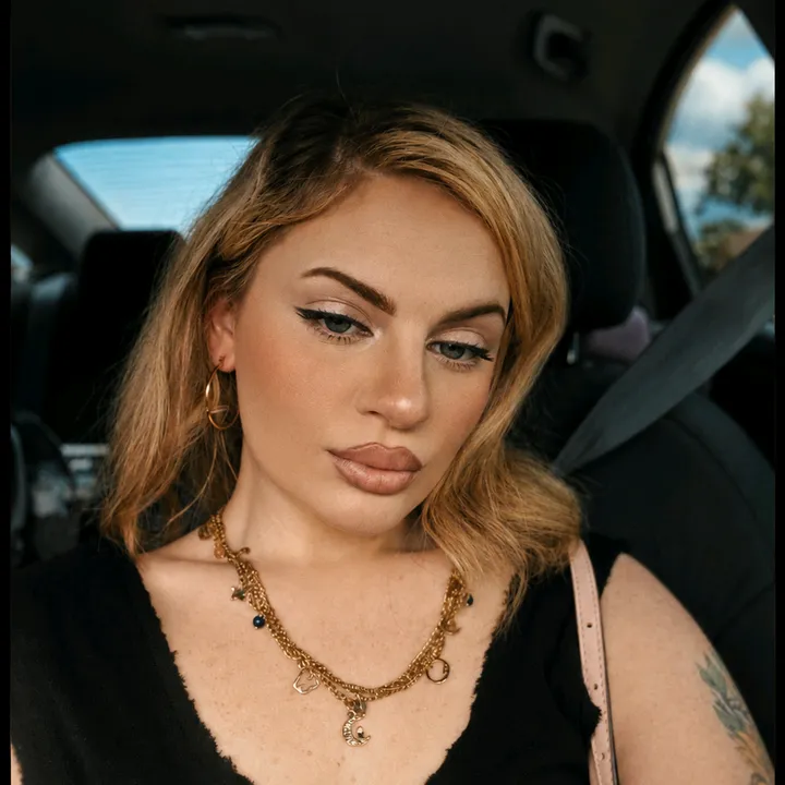 @lynziluvs