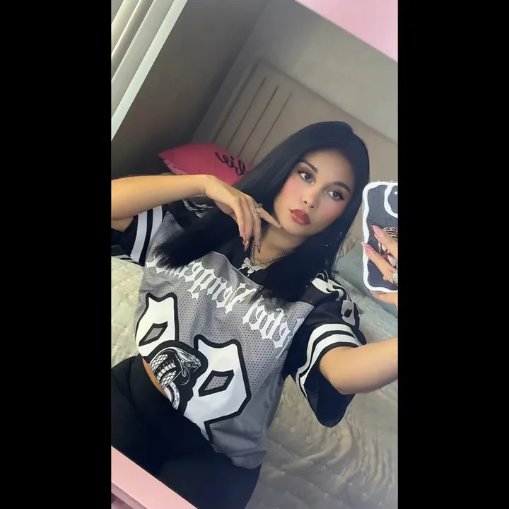 @r_nahomy20