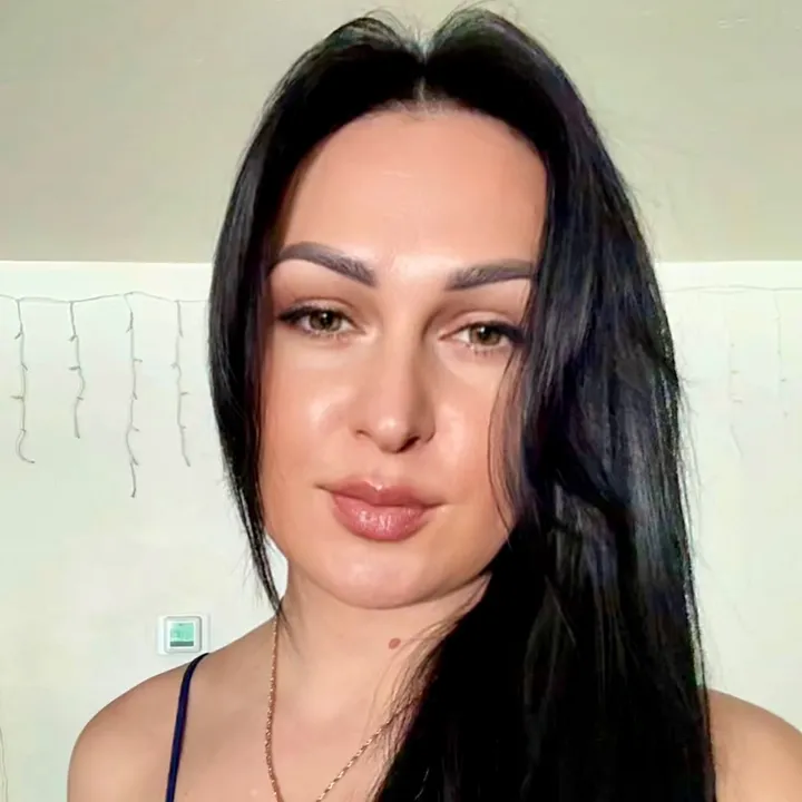 @halyna.life.us