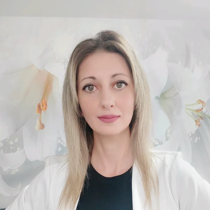 @aksanitta