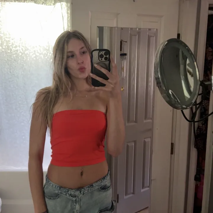 @hallie_.111