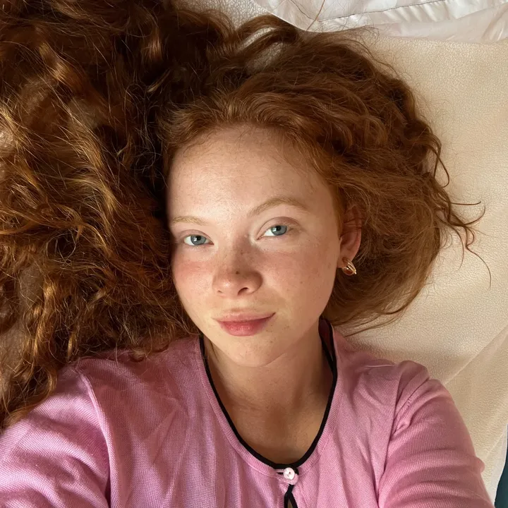 @theredheadoll
