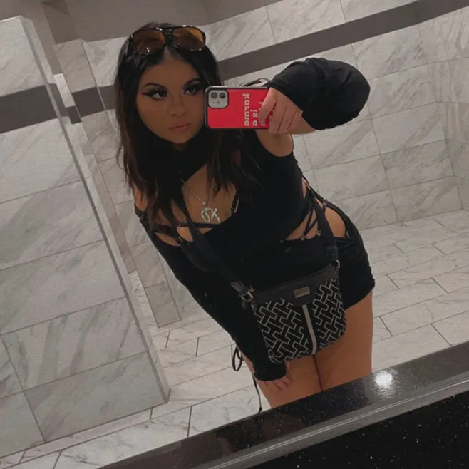 xoxo_sarahkania