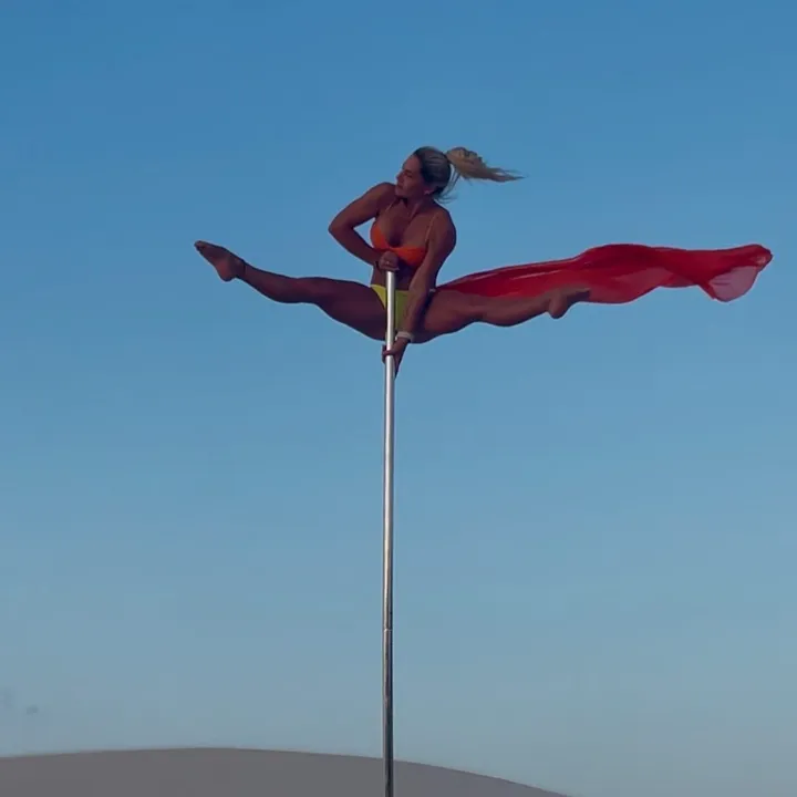 @lesiapoledance