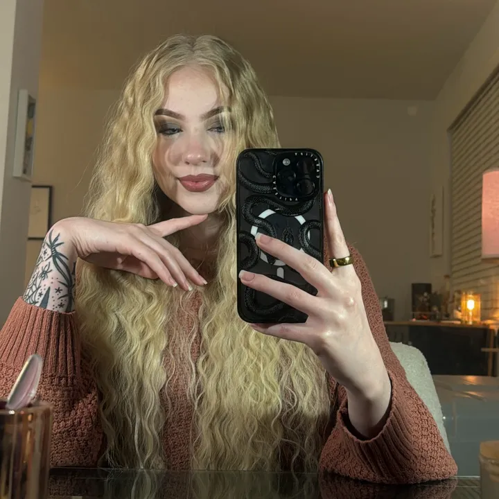 @kkarlyrobertss