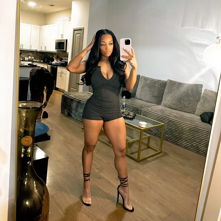 @ashleyneshe_