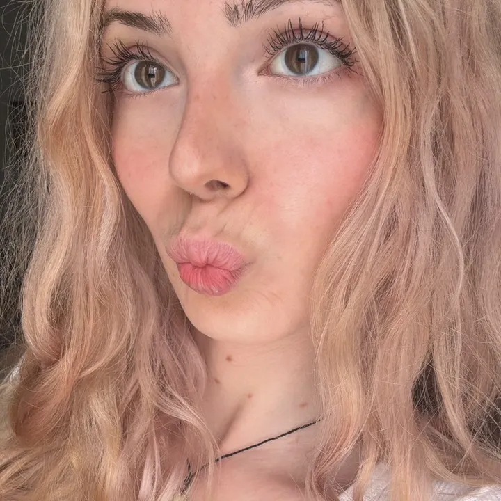 @avroraa.h1
