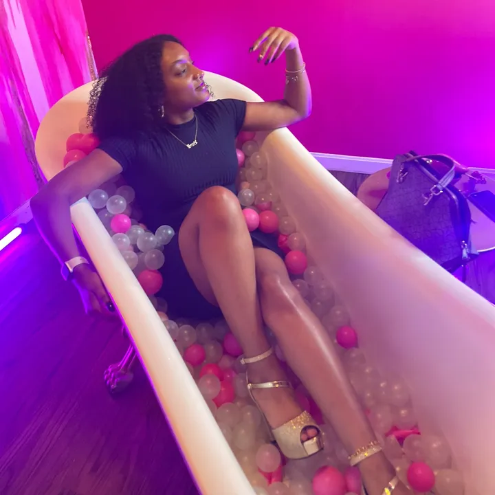 @iiconiquee
