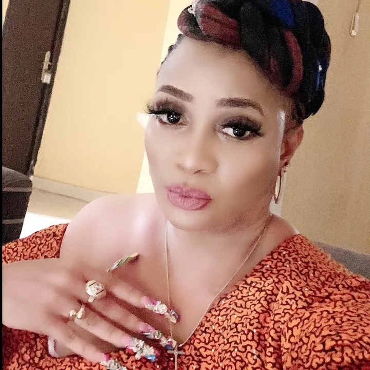 @queenlolade
