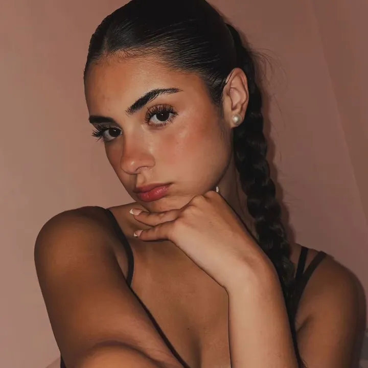 @helenaaaa.02
