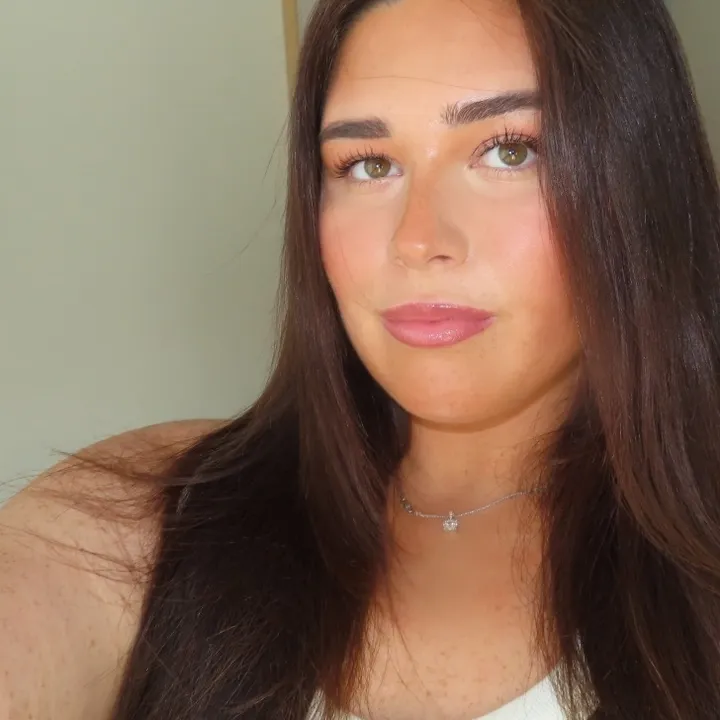 @emilieoliviaaxx