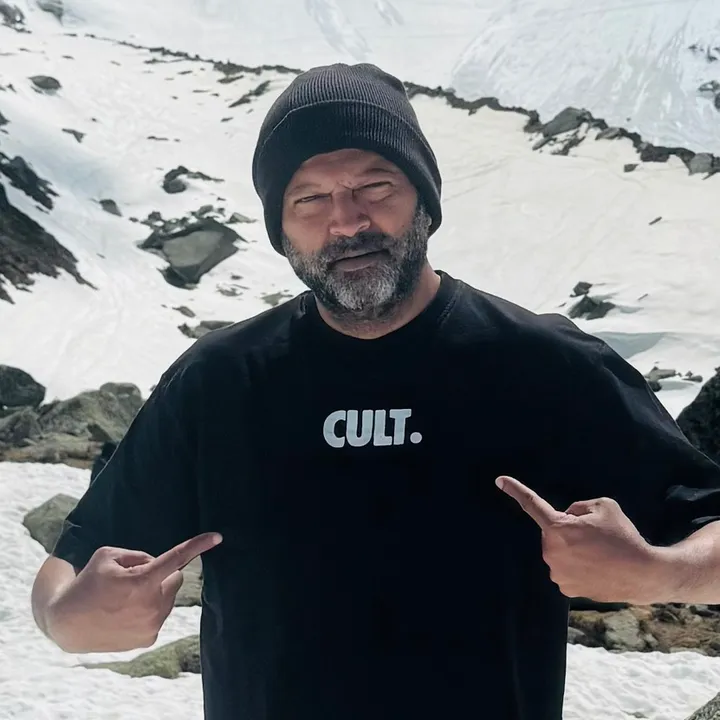 @thetravelingprofessor
