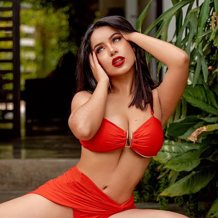 @anissamiller
