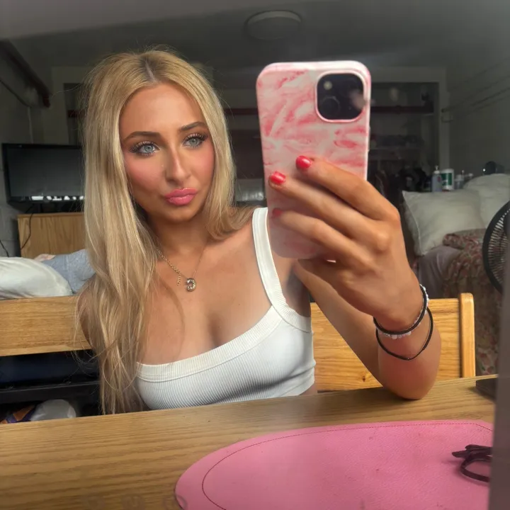 @charlottelaneeee0
