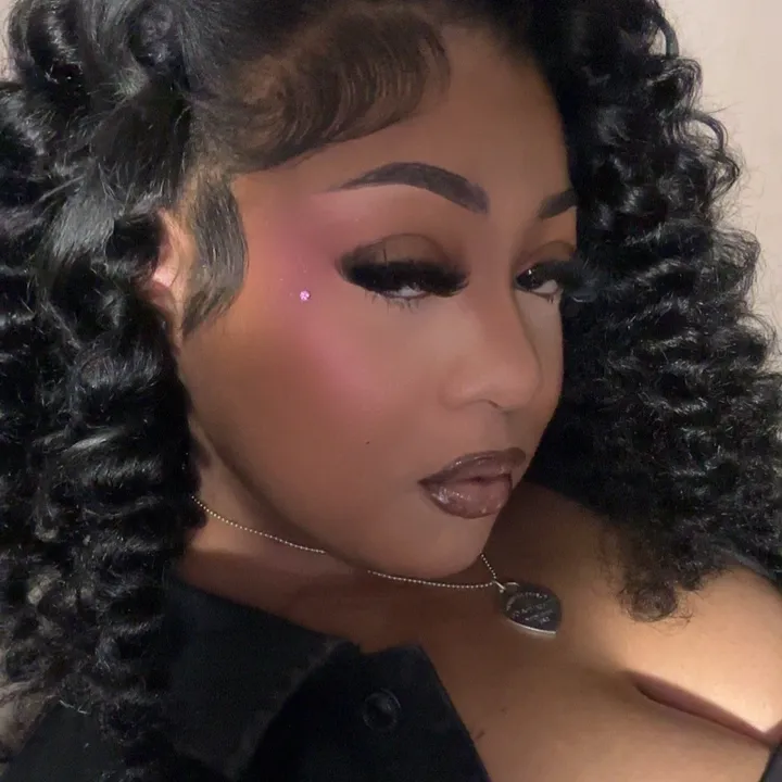 @shay.santanaa