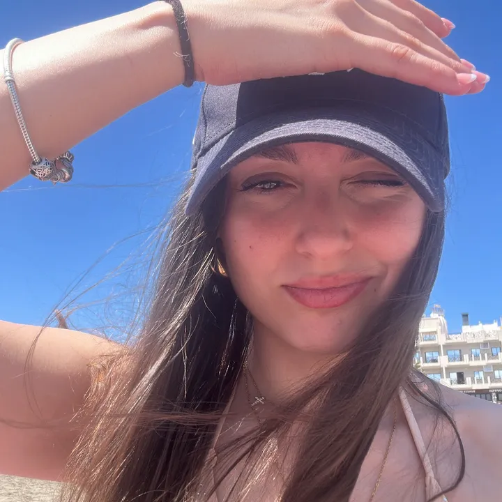 @juliaferreiraq
