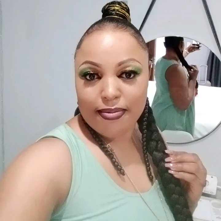 @.dineo4
