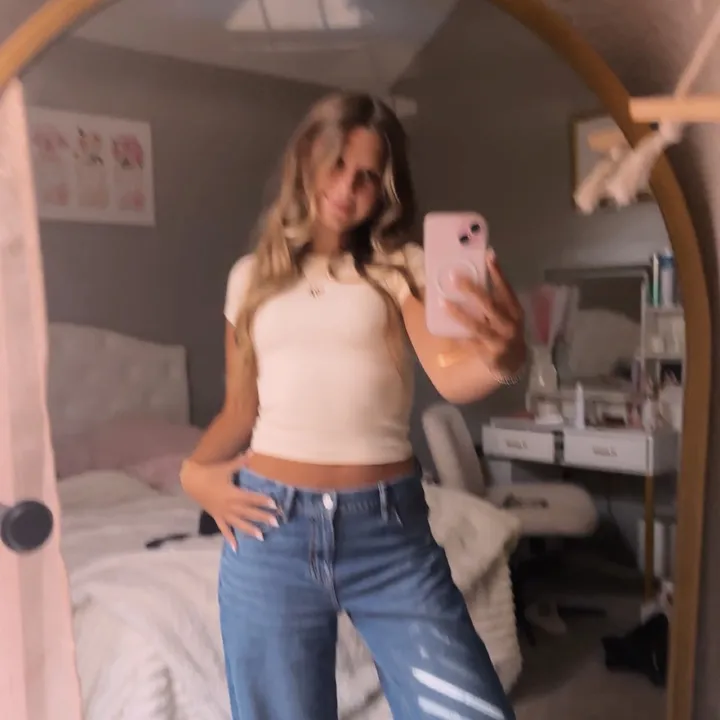 @ella_mayhew
