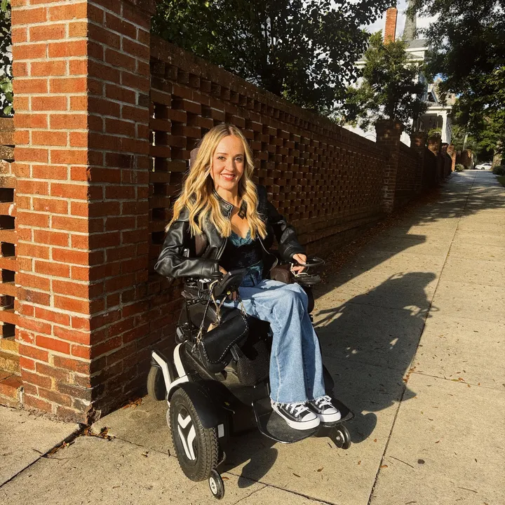 @wheelchairbarbie
