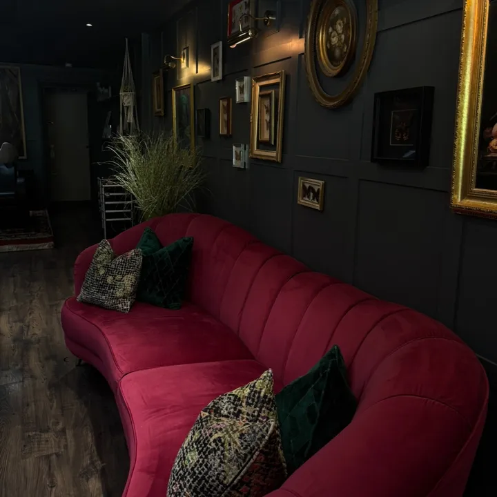 @parisrussellhairsalon