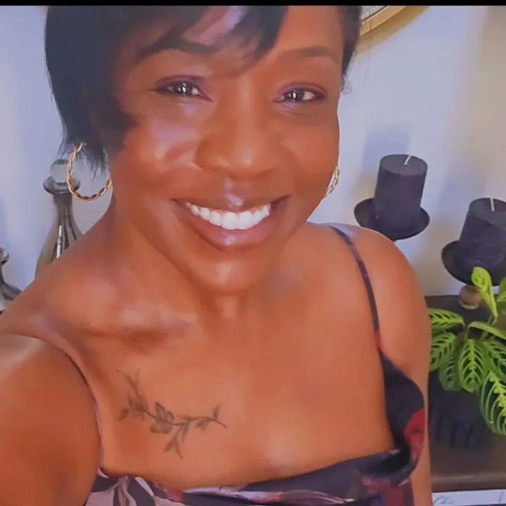 @iamelowensayla
