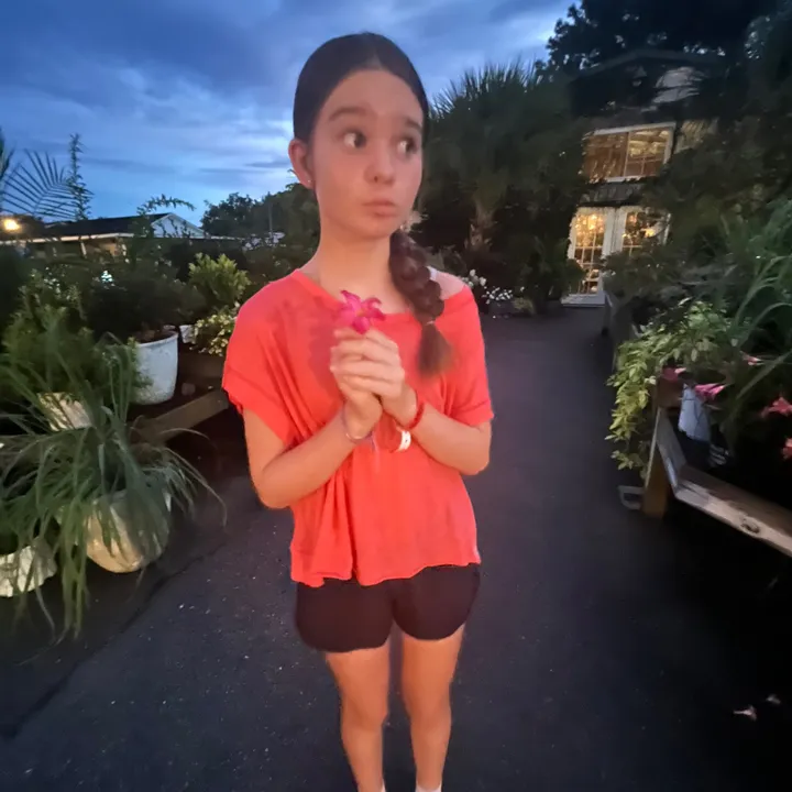 @ellachristensen10