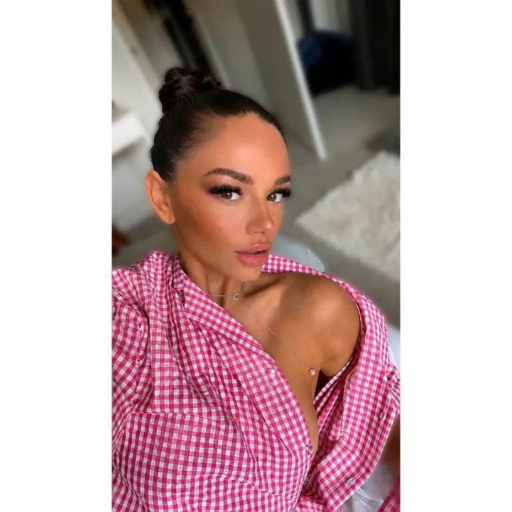 @your_girlb_