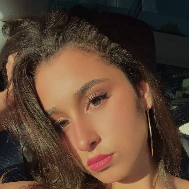 @sophiaamarr_