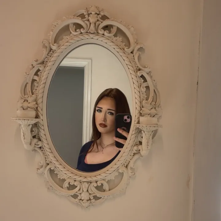 @ellaneave