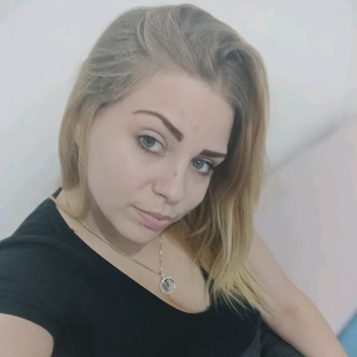 nicole_ax1