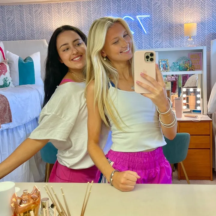 @anakateandclaire