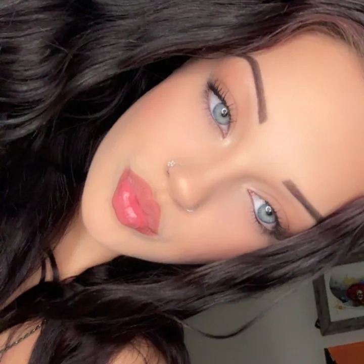 @_alexzandrea_